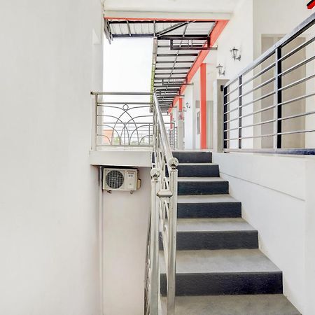 Super Oyo 3702 Homestay Bougenville Syariah Lamongan Kültér fotó