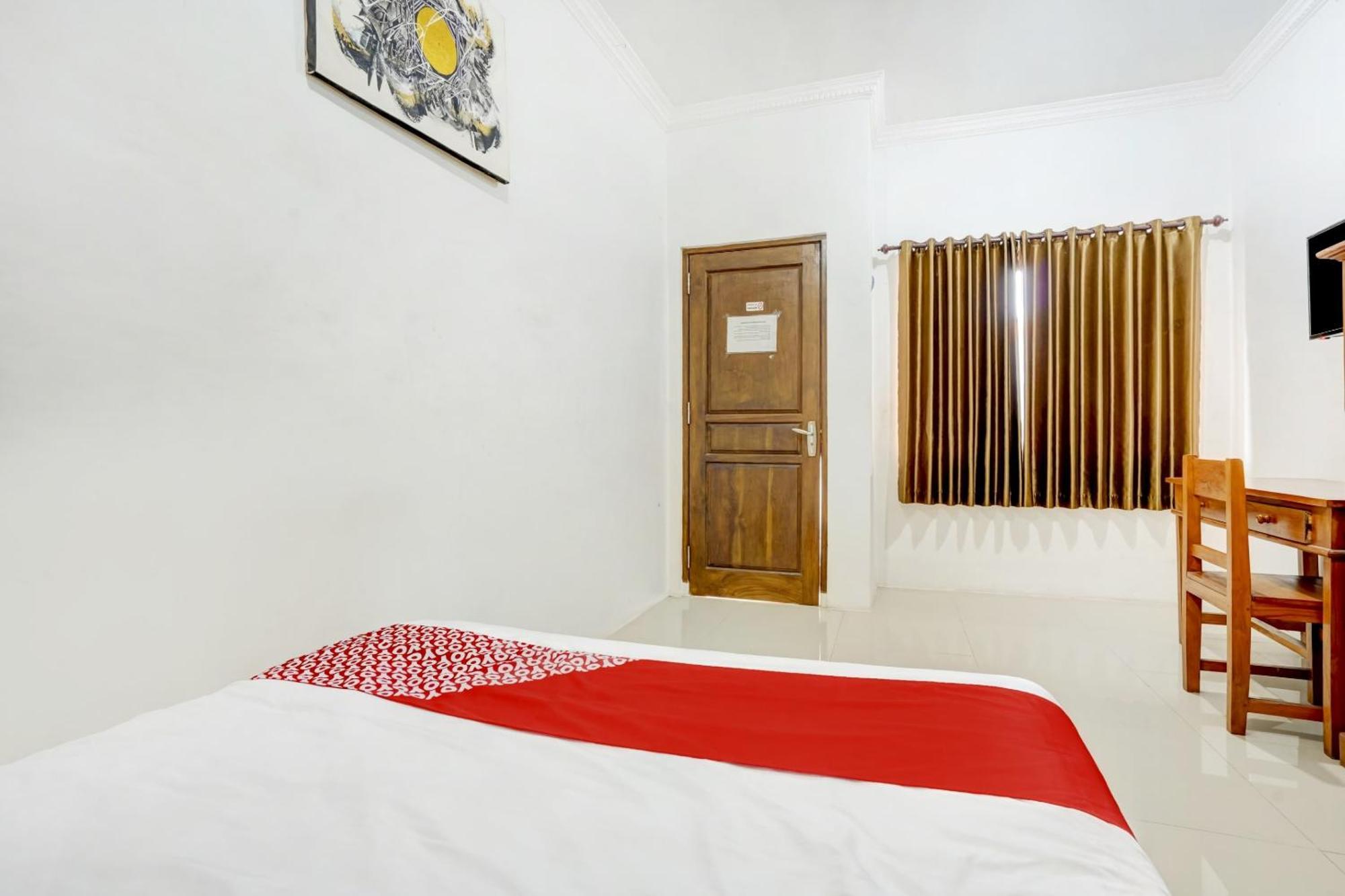 Super Oyo 3702 Homestay Bougenville Syariah Lamongan Kültér fotó